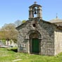 San Roman da Retorta: L'ermitage roman date du XIIe sicle et se situe au milieu d'un cimetire.
