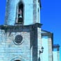 On dcouvre l'glise de Seoane en granit, cette dernire arbore une rosace de pierre au-dessus du porche... (notre photo)