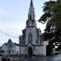 L'glise Saint-Jean-Baptiste, a t construite  la fin du XIXe sicle. Elle a t en partie construite avec les pierres de l'glise de Licharre qui avait t dmolie. Dans les cinq annes suivantes, elle a t dote de verrires  personnages du matre-verrier Ferdinand Hucher. 