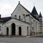  Cette glise  de La Celle-Saint-Avant a remplac le  refuge de saint Avant , l'ermite qui a donn son nom  la commune. Elle a t difie   au XIe sicle par les moines de l'abbaye de Noyers... On peut encore percevoir le charme de l'difice en faisant abstraction du bruit de la circulation. Son solide porche intrieur peut toujours servir d'asile 'aux pauvres de Dieu passant sur le grand chemin roumie'