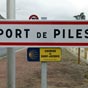 Port de Piles: Sa situation au bord de la Creuse et la dcouverte de 'piles', sans doute de l'poque gallo-romaine, expliquent son nom.