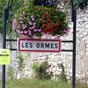 Les Ormes se prsente 4,4 km avant d'atteindre Dang-Saint-Romain...