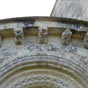 De trs beaux modillons ornent l'ensemble de l'difice... On saisit bien ce que reprsentent certains d'entre eux mais d'autres sont trs nigmatiques voir sotriques... 