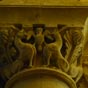 Beaucoup de feuillages signe de renouveau spirituel ...Une chouette (symbole de la foi - croire en ce qu'on ne voit pas)matrise par ses pattes les monstres reprsentant des passions. Des monstres qui se nourissent des ailes de la chouette (volont de crore sprirituellement par la foi)