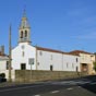 Boente: L'glise de Santiago a t reconstruite en 1826. Le granit ayant servi  riger l'difice provient de la carrire ayant aliment,au VIIIe sicle,la construction de la cathdrale de Compostelle.