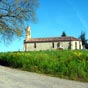 Eglise de Saint Martin de Durfort: Situe 2,6 km aprs avoir quitt Durfort -Lacapellette mais localise sur sa commune   C'est sa plus petite glise. Longtemps proprit des vques de Cahors, elle fut ensuite cde  l'abb de Moissac en mme temps que celle de Saint-Paul et celle de Saint-Hilaire . Elle est construite en pierre et brique, avec un choeur  5 pans dont la faade est agrmente d'un fronton triangulaire et d'un clocher mur en accolade, perc d'une seule ouverture.