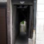 Montbazon : la ruelle des Anges bordait jadis le cours principal de l'Indre qui fut dtourn au milieu du XVIIIme sicle pour la construction de la route d'Espagne. La lgende rapporte que cette petite rue tait emprunte par la Duchesse de Montbazon qui allait noyer dans l'Indre ses enfants illgitimes.
