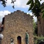 Mont-de-Marsan : L'ancienne chapelle romane, situe Place Pujolin, date du XIVe sicle. Les Clarisses, ordre religieux qui s'installe dans la ville en 12752, en serait  l'origine. Sa fonction religieuse n'a cependant jamais t prouve. Selon Pierre Garrigou Grandchamp, mdiviste spcialiste de lhabitat civil, il s'agirait plutt d'une maison civile, au regard de la prsence d'un vier dans lescalier  vis. 