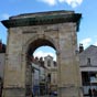 Nevers : La porte de Paris est un arc de triomphe lev pour clbrer la victoire de Fontenoy en 1745, il porte une pitaphe de Voltaire.