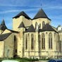 Oloron-Sainte-Marie : La construction de la cathdrale Sainte-Marie commence en 1102, elle est dcide par le vicomte de Barn Gaston IV le Crois. En avant de son portail roman, un massif clocher-porche du XIIe sicle de caractre dfensif surmonte une toiture d'ardoise. Le tympan principal est orn d'une descente de Croix sculpte. 