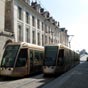 Le tramway, rue royale : Orlans est quipe depuis le 20 novembre 2000 d'une premire ligne de tramway qui relie le nord et le sud de l'agglomration sur 18 km et, depuis juin 2012, d'une seconde ligne de tramway est-ouest de 11 km de long entre Saint-Jean-de-Braye et La Chapelle Saint Mesmin.