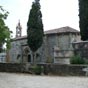 Melide: L'glise Santa Maria date du XIIe sicle. Elle est romane avec une nef unique, chevet semi-circulaire, portail et chapiteaux sculpts du XVe sicle