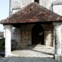 Le porche de l'glise.
