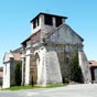 La Cornille : Ce village possde la belle glise Saint-Eumache dont les lments les plus anciens remontent au XIIe sicle. D'pais contreforts lui donnent l'allure d'une forteresse austre. La muraille sud est heureusement gaye par des modillons.