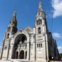 Prigueux : Pour la paroisse Saint-Martin, une premire petite glise en bois, situe entre la gare et le cimetire de l'Ouest a t utilise  partir de 1863, mais a t dtruite en 1871 lors d'un incendie1. L'glise Saint-Martin actuelle, la quatrime de ce nom  Prigueux, a t construite en dur entre 1870 et 1875, sur les plans de l'architecte Antoine Lambert (1839-1919), approuvs par Paul Abadie.