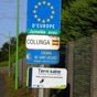 Fontaine le Comte: L'affichage est consquent pour lequel le passage du chemin de Compostelle sur la commune n'est pas  oubli...