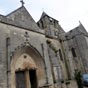 Lusignan : Lglise Notre-Dame-et-Saint-Junien est de style roman, fonde par Hugues IV de Lusignan en mars 1025 en l'honneur de Notre-Dame. C'est une contruction typique du Poitou que l'on a appel glise-halle car les trois vaisseaux de la nef ont la mme hauteur. 