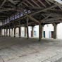 Halles, construites en 1853 : elles sont en bois et en pierre, et abritent des sarcophages carolingiens.