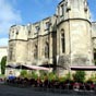 Poitiers : Palais des comtes de Poitou-ducs d'Aquitaine, (XIIe - XIXe sicle) actuel palais de justice de Poitiers, avec notamment la Tour Maubergeon (ancien donjon ramnag  la fin du Moyen ge) et la salle dite salle des Pas Perdus (ancienne Grande Salle du palais d'Alinor d'Aquitaine) et la  Belle Chemine .