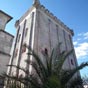 Au tournant du XIIe sicle, Pons est devenue une cit puissamment fortifie o son donjon, l'un des plus imposants de toute la Saintonge, en fait une des cits les plus sres de la rgion. tant situe idalement sur la route de Saint-Jacques-de-Compostelle, elle devient un centre religieux actif se couvrant d'glises, d'ordres monastiques et mme d'un hpital pour les plerins.
