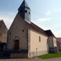 Moussy : glise Saint-Rmi , modeste glise du XVIe sicle, modifie au XIXe sicle. Fonts baptismaux du XVIe sicle. Surprenant panneau dcoratif de la Grande Guerre (photo Jack Trouv).