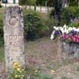 Retjons : l'unique rfrence  Saint Jacques de Compostelle est une borne de pierre frappe d'une coquille et de l'inscription 1000 km....