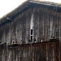 Sainte-Foy : Grange en bois avec pigeonnier