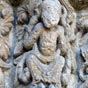 Ce chapiteau est enigmatique,le personnage semble couter (la voix de Dieu?)les mains sur les tempes!