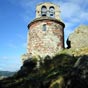 Le chteau de Rochegude, autrefois un puissant chteau de la rgion de l'Auvergne en France, propriet de puissantes familles de la rgion : Mercur, Montlaur, Rochebaron. Aujourd'hui, il ne reste du chteau qu'une tour circulaire et la chapelle romane.