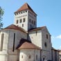 Sauveterre-de-Barn : L'glise Saint-Andr a t didie  la fin du XIIe sicle. Le chevet a t bti en premier.
