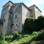 Le chteau de Goudou sur la commune de Corn: il est tabli  la pointe, en partie terrasse, d'une arte rocheuse qui domine la valle du Cl. Il ne se visite pas.