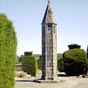 Le cimetire de La Souterraine possde une remarquable lanterne des morts.