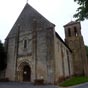 Saint-Pierre-les-Etieux : L'glise Saint-Pierre est une glise romane du XIIe sicle, ddie  saint Pierre (photo Jack trouv).