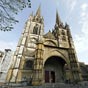 La cathdrale Sainte-Marie est classe dans la liste du patrimoine mondial de l'UNESCO depuis 1998, au titre des chemins de Saint-Jacques-de-Compostelle en France. Cette cathdrale ogivale, de style gothique fleuri, commence en 1213 et acheve au XVe sicle, est surmonte de deux clochers de 85 mtres de haut, ajouts au XIXe sicle. Elle renferme la chsse de saint Lon, patron de la ville. Un clotre datant de 1240 lui est attenant au sud. Le clotre a longtemps servi de cimetire ; des niches et des tombeaux y subsistent.