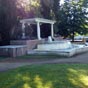 Arrive  Saint Paul les Dax-Les plerins dcouvrent cette fontaine peu avant d'atteindre l'glise Saint Paul.