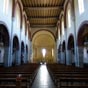 Son abside, construite vers 1120-1130, a t associe  une nef sans doute plus ancienne qui a t remplace au xive sicle par une nef gothique qui a t dtruite en 1855 pour tre remplace par la prsente nef  collatraux.