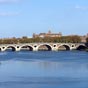 Le pont neuf de Toulouse est en vue. Nous arrivons dans cette trs belle cit et dcidons de rester une journe pour profiter de ces multiples richesses patrimoniales.