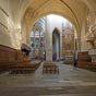 On y accde par le portail occidental de la cathdrale. Plusieurs tableaux ornent la contre-faade,Nef romane dite 