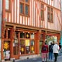 Rue borde de maisons  pans de bois dans le 