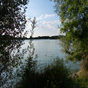 L'Isle-Jourdain bnficie d'un lac de 24 ha.amnag pour activits nautiques et dont peuvent bnficier adultes et enfants...Un gite d'accueil (3 places) pour plerins est localis ici.
