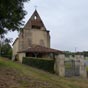 L'glise de Lussan se dcouvre aprs 1 h 20 de prgrination (5,6 km)... Elle possde un baptistre roman. .