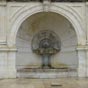 Fontaine  mi-parcours de l'escalier qui mne de la ville basse  la ville haute...
