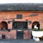 Ogeu-les-bains:Le four banal:c'tait un four  bois mis  la disposition des habitants par le seigneur, comme le moulin banal.Le seigneur en imposait l'usage  ses sujets et percevait une redevance sur chaque utilisation.  