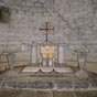 Mifaget:: L'originalit de l'glise tient  sa crypte, unique dans la rgion, construite sous forme d'une coupole en calotte creuse sous l'abside.