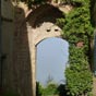 La porte de Montesquiou daterait du XIIe sicle, c'est ce qui resterait des fortifications de ce vieux bourg haut perch. 