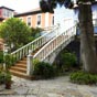 Muros de Nalon: On accde  la Casa Altamira par un escalier trs typique!