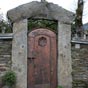 Baamonde: Belle vieille entre dans le jardin de la Maison-Muse