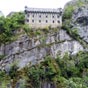 Le fort du Portalet eut des htes notoires. Le Prix Nobel Saint-John-Perse, alors soldat Alexis Lger y fut en garnison. MM. Blum, Daladier, Mandel, Reynaud et le gnral Gamelin y furent prisonniers sous Vichy puis le marchal Ptain  la Libration.