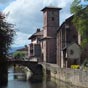 L'glise de l'Assomption depuis les rives de la Nive.