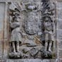  Dtail de l'armoirie localise au-dessus du portail